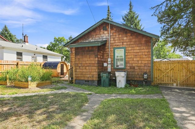 326 W Robert Avenue, Hazel Park, MI 48030