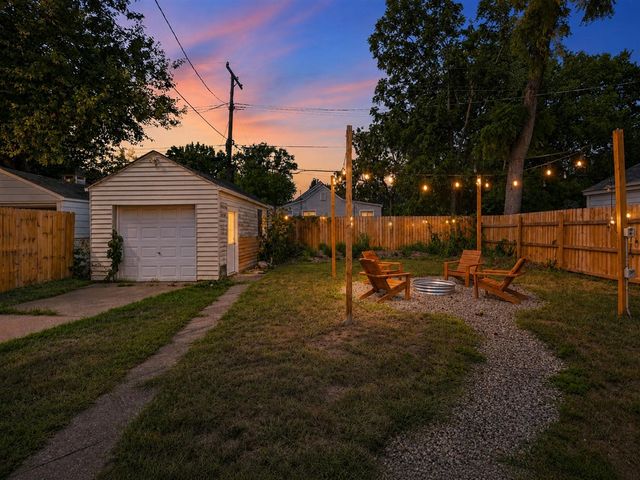 326 W Robert Avenue, Hazel Park, MI 48030