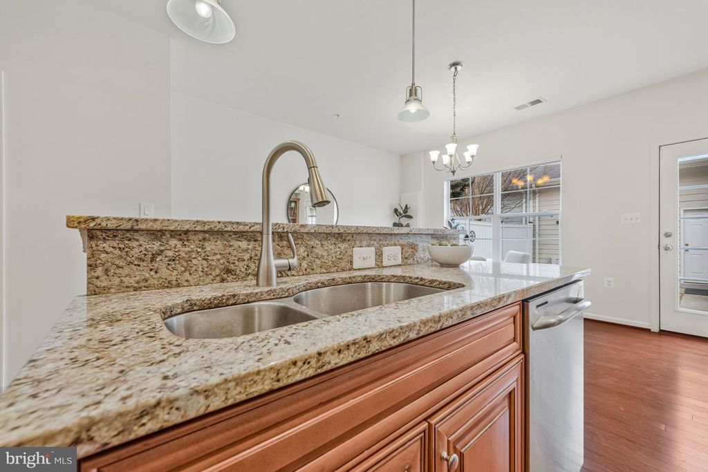 Image 15 of property listing at 32 BOUCHER PL, Annapolis, MD 21403