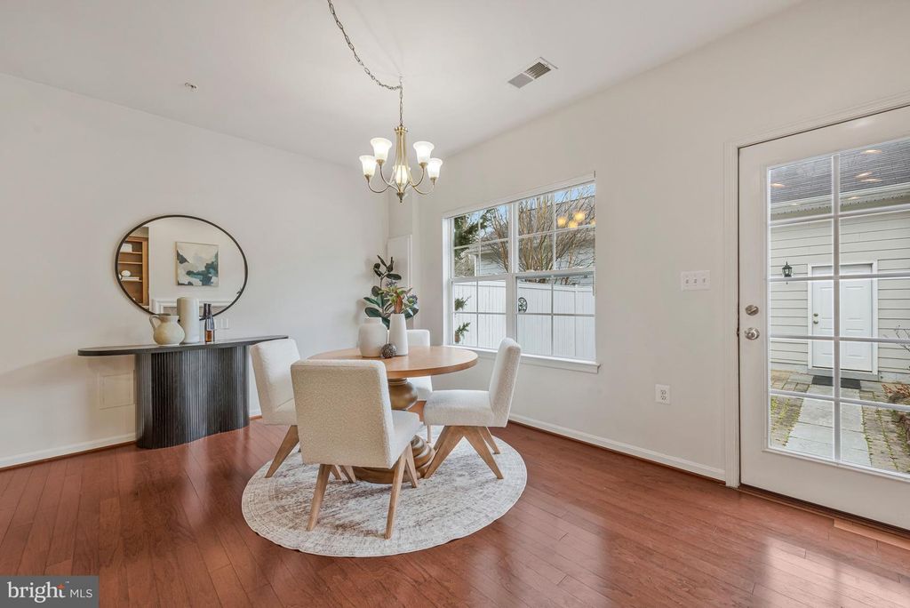 Image 18 of property listing at 32 BOUCHER PL, Annapolis, MD 21403