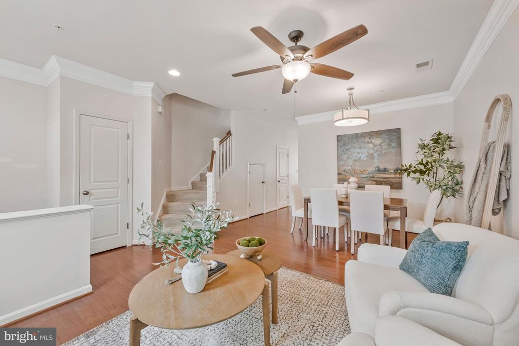 Image 7 of property listing at 32 BOUCHER PL, Annapolis, MD 21403