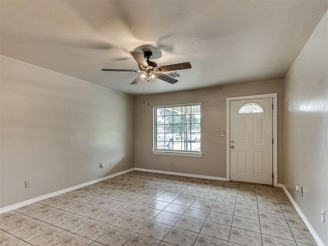 216 W Seward Road, Guthrie, OK 73044