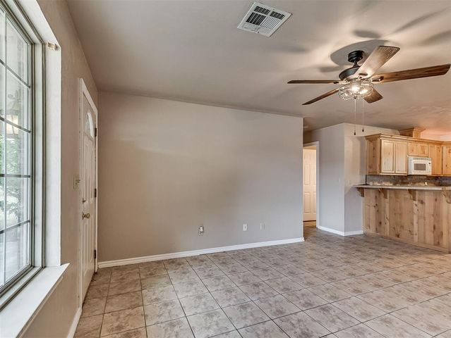 216 W Seward Road, Guthrie, OK 73044