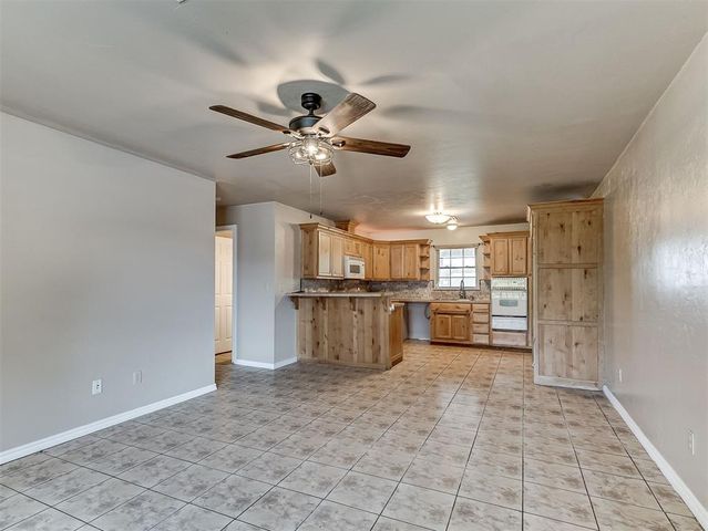 216 W Seward Road, Guthrie, OK 73044
