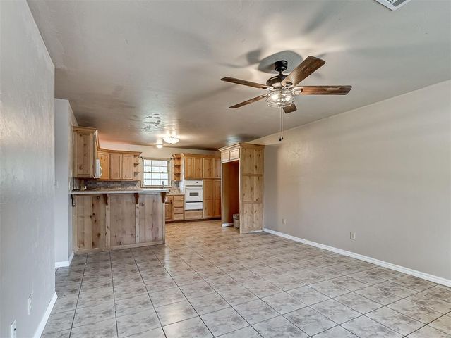 216 W Seward Road, Guthrie, OK 73044
