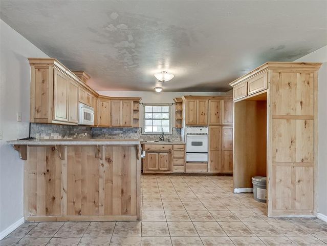 216 W Seward Road, Guthrie, OK 73044