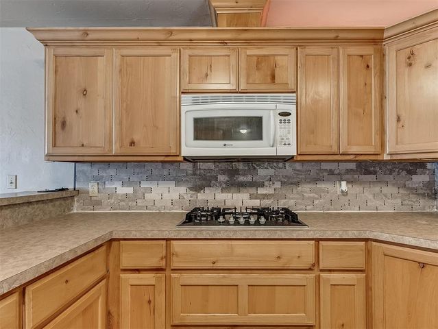 216 W Seward Road, Guthrie, OK 73044