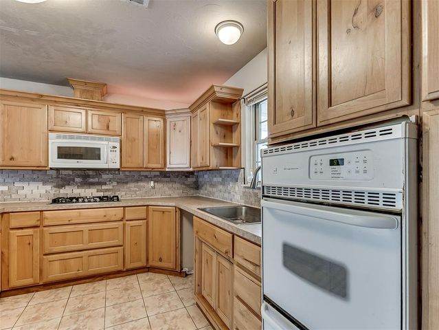 216 W Seward Road, Guthrie, OK 73044