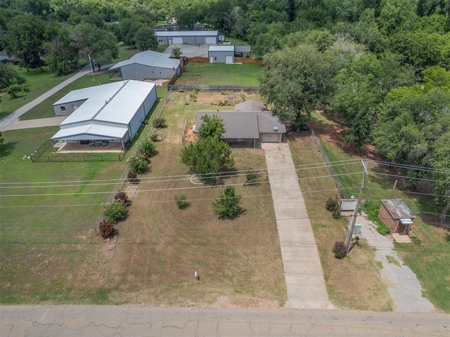 216 W Seward Road, Guthrie, OK 73044