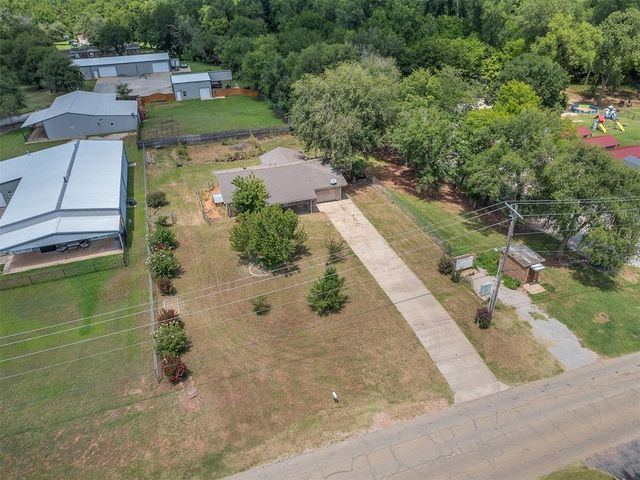 216 W Seward Road, Guthrie, OK 73044
