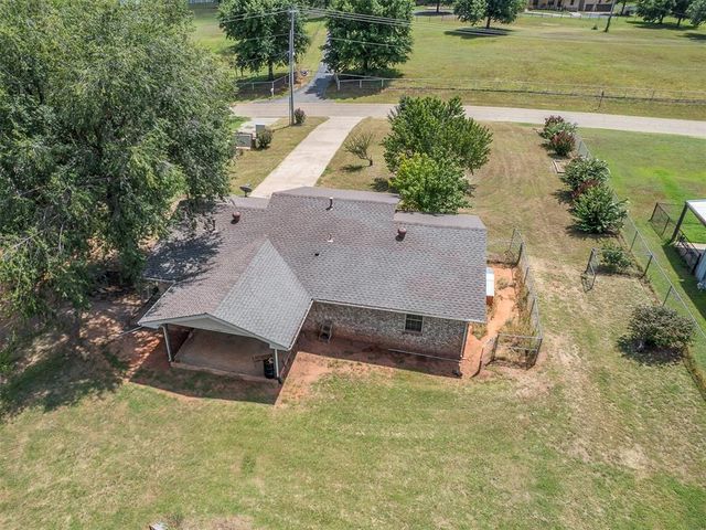 216 W Seward Road, Guthrie, OK 73044