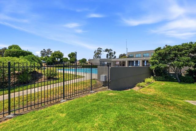 1013 Kingston Lane, Alameda, CA 94502