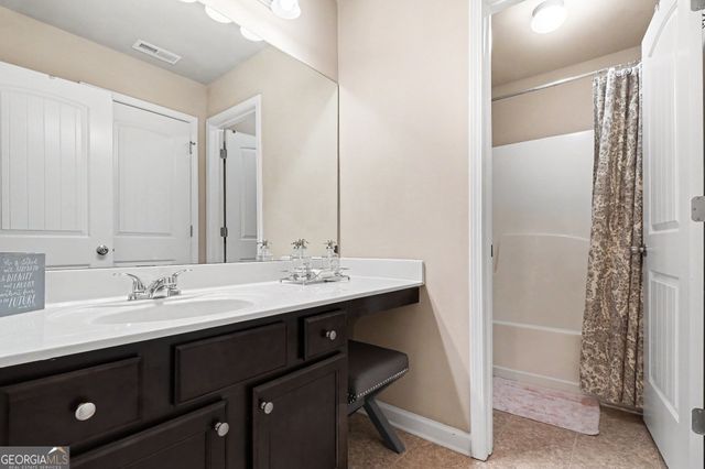 3923 Kingfisher Drive, Atlanta, GA 30349