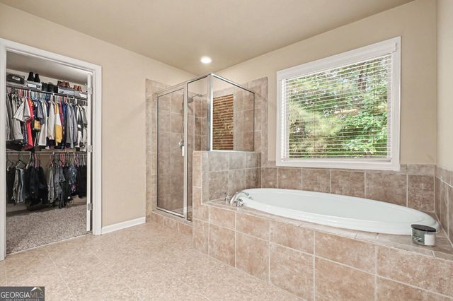 3923 Kingfisher Drive, Atlanta, GA 30349