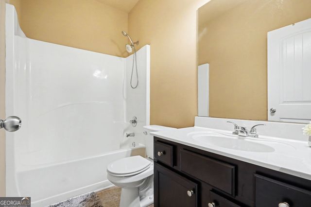 3923 Kingfisher Drive, Atlanta, GA 30349