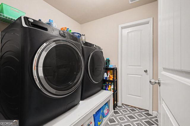 3923 Kingfisher Drive, Atlanta, GA 30349