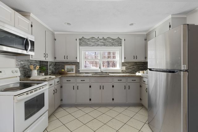 20 Vine St, Ashland, MA 01721