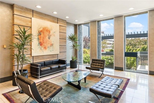 800 W 1st Street 2206, Los Angeles, CA 90012