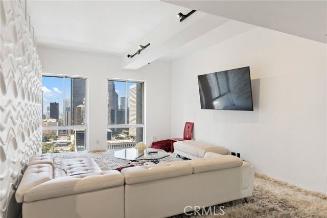 800 W 1st Street 2206, Los Angeles, CA 90012