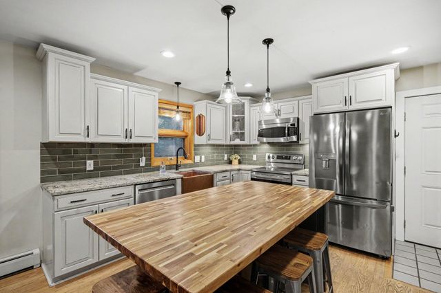6069 Stout Creek Avenue Ne, Cannon Twp, MI 49306