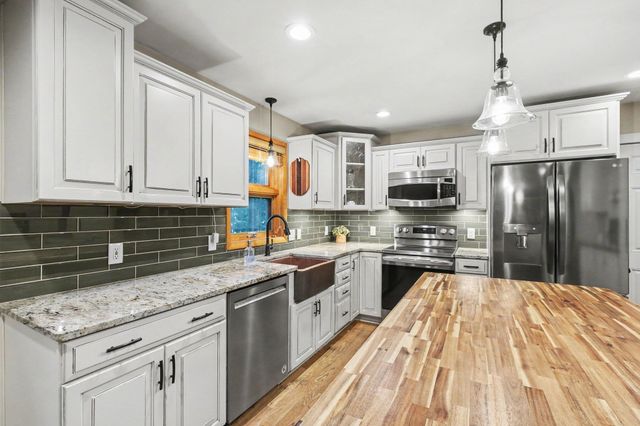 6069 Stout Creek Avenue Ne, Cannon Twp, MI 49306