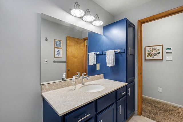 6069 Stout Creek Avenue Ne, Cannon Twp, MI 49306