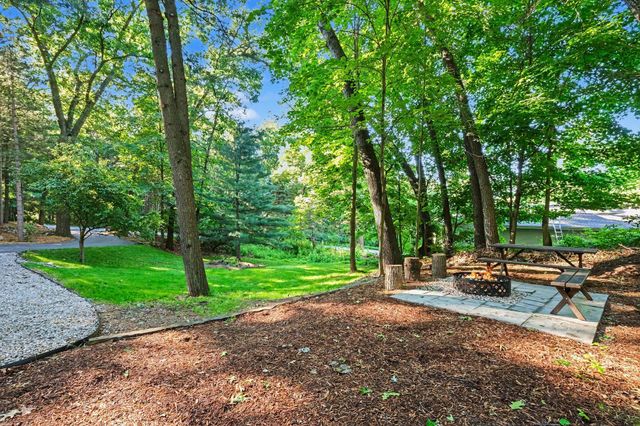 6069 Stout Creek Avenue Ne, Cannon Twp, MI 49306
