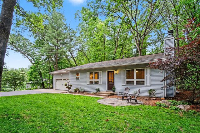 6069 Stout Creek Avenue Ne, Cannon Twp, MI 49306