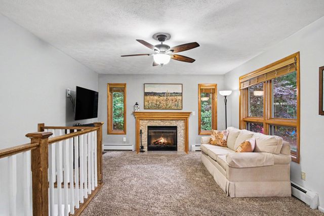 6069 Stout Creek Avenue Ne, Cannon Twp, MI 49306