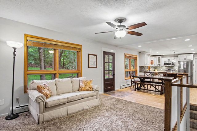 6069 Stout Creek Avenue Ne, Cannon Twp, MI 49306