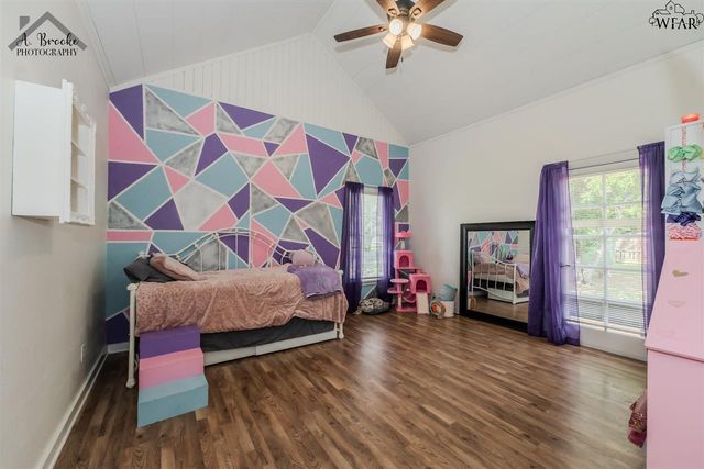 419 N WAGGONER STREET, Electra, TX 76360