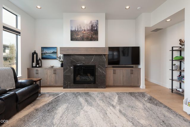 2963 NW Polarstar Avenue, Bend, OR 97703