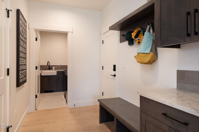 2963 NW Polarstar Avenue, Bend, OR 97703