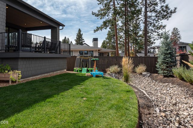 2963 NW Polarstar Avenue, Bend, OR 97703