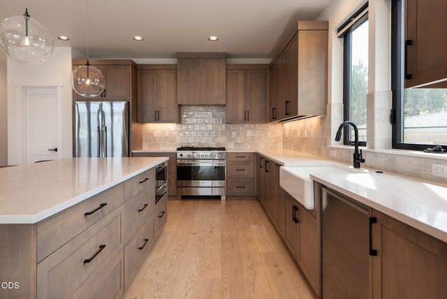 2963 NW Polarstar Avenue, Bend, OR 97703