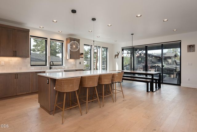 2963 NW Polarstar Avenue, Bend, OR 97703