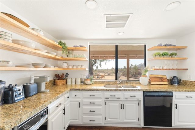 7379 Chippewa Trail, Yucca Valley, CA 92284