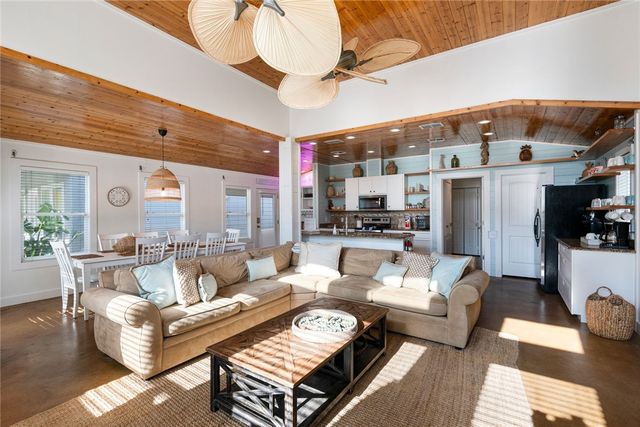 2525 S 11th St 23, Port Aransas, TX 78373