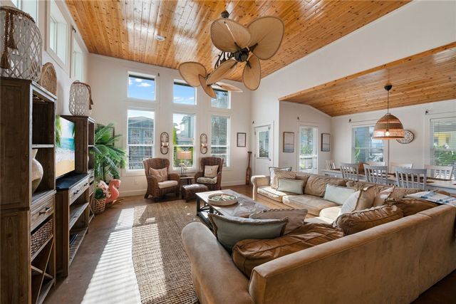 2525 S 11th St 23, Port Aransas, TX 78373