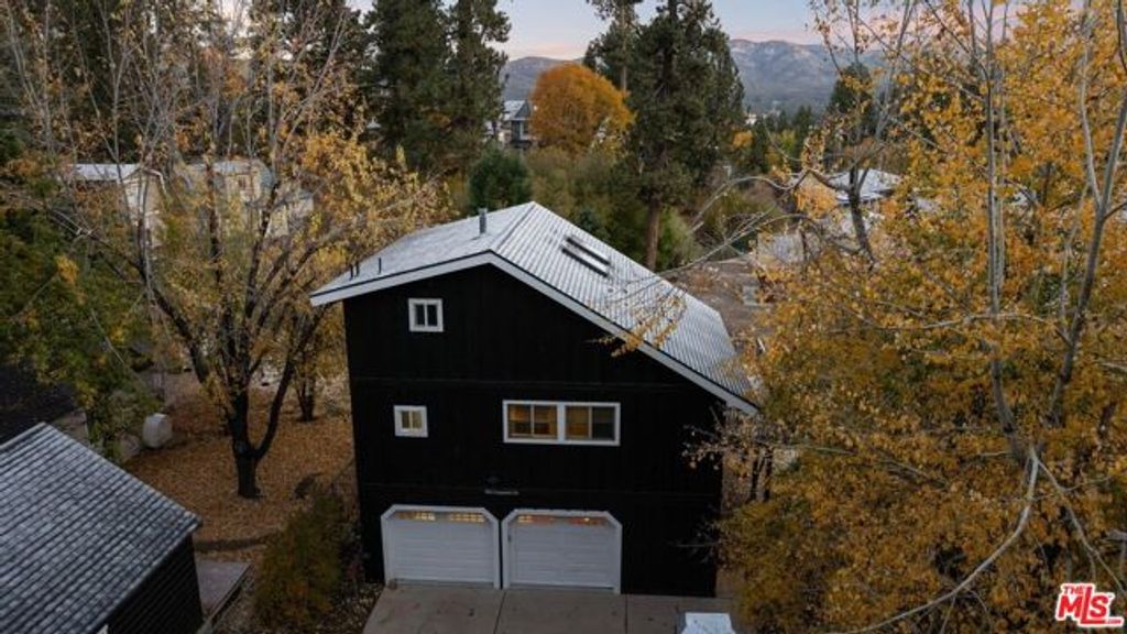 993 Cameron Drive, Big Bear City, CA 92315