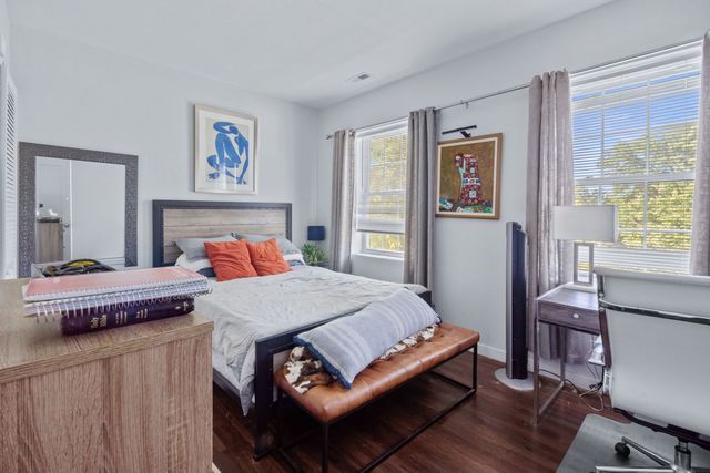 7441 N Rogers Avenue, Chicago, IL 60626