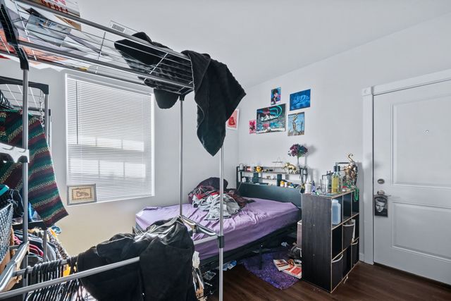 7441 N Rogers Avenue, Chicago, IL 60626