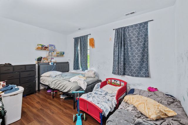 7441 N Rogers Avenue, Chicago, IL 60626