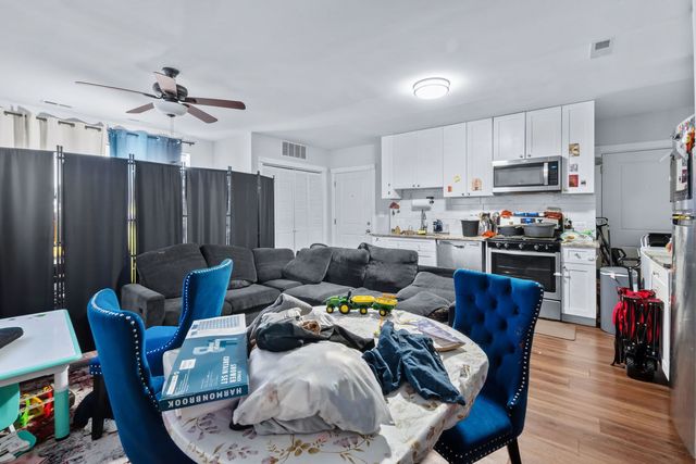 7441 N Rogers Avenue, Chicago, IL 60626