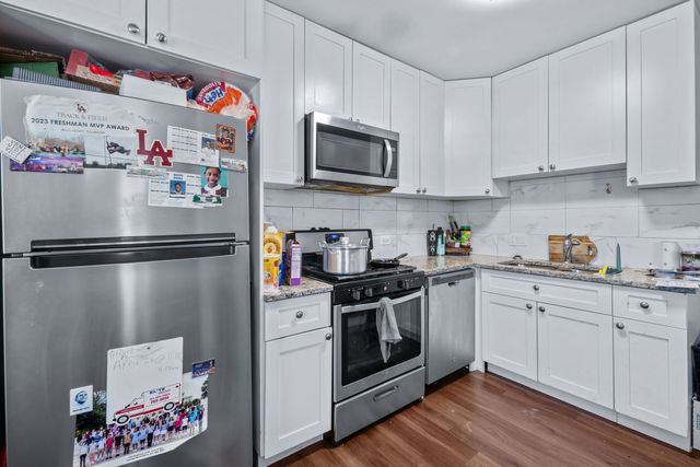 7441 N Rogers Avenue, Chicago, IL 60626
