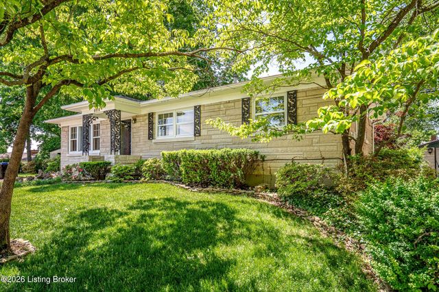 4016 White Plains Ct, Louisville, KY 40218