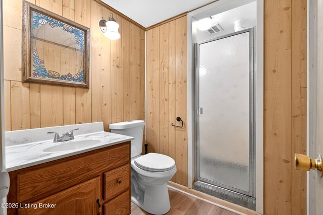 4016 White Plains Ct, Louisville, KY 40218