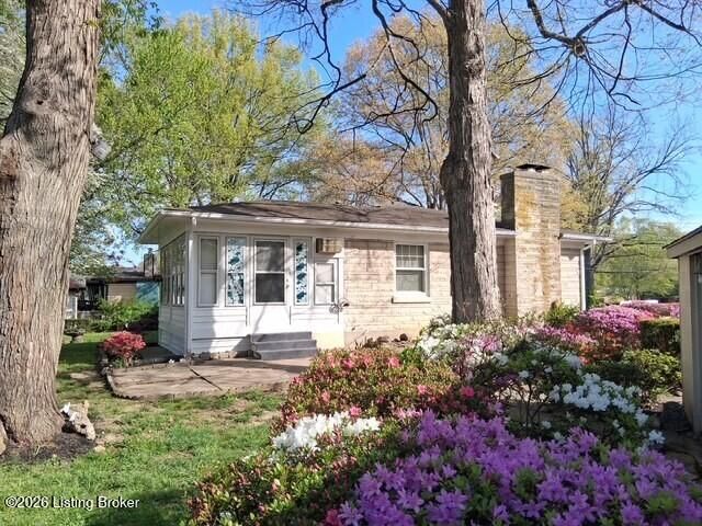 4016 White Plains Ct, Louisville, KY 40218