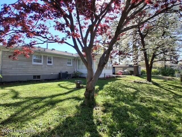 4016 White Plains Ct, Louisville, KY 40218