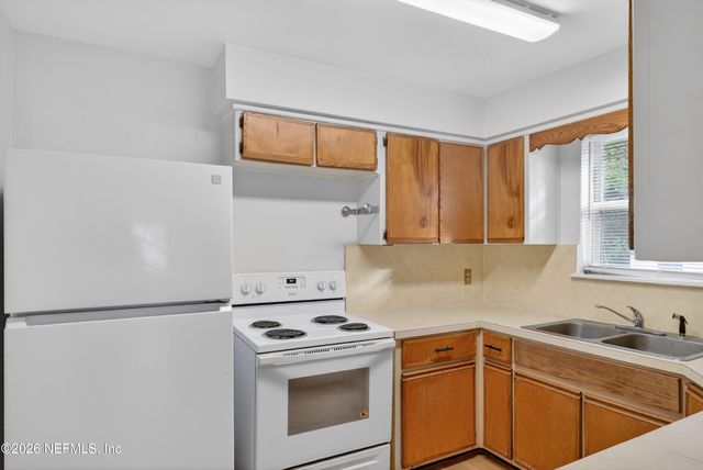 7248 STONEHURST Road N, Jacksonville, FL 32277